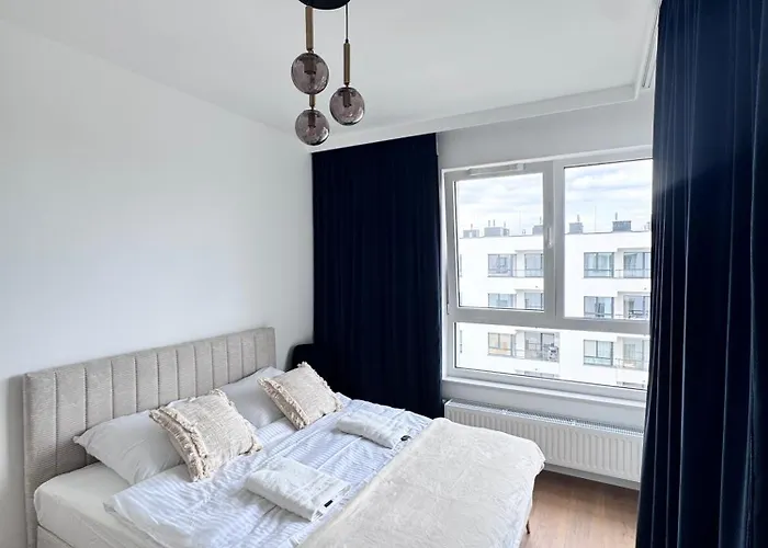 Forest Vi Urbino * وارسو