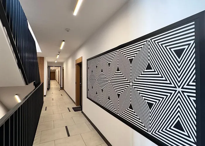 Forest Vi Urbino وارسو