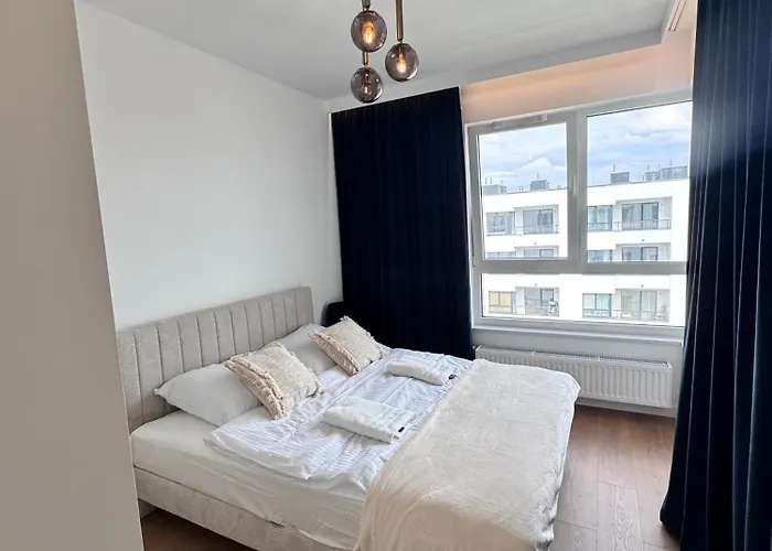 Forest Vi Urbino * وارسو