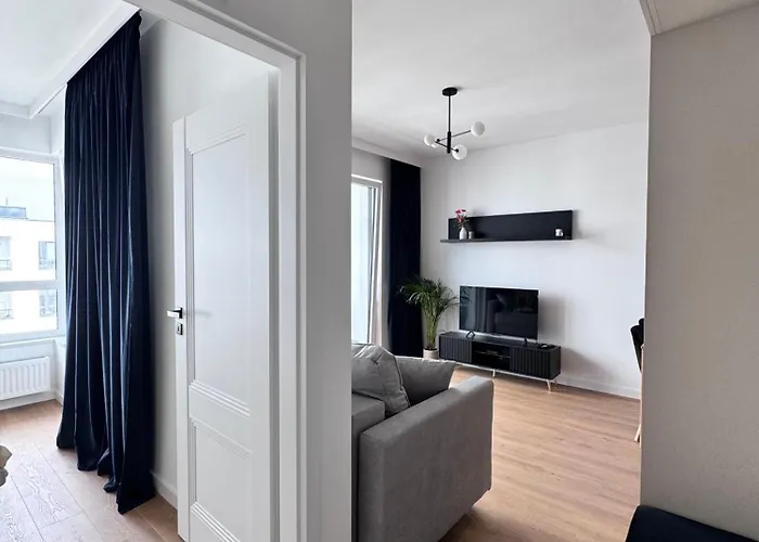 Forest Vi Urbino وارسو